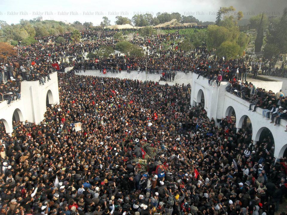 As massas voltam às ruas no berço da primavera árabe