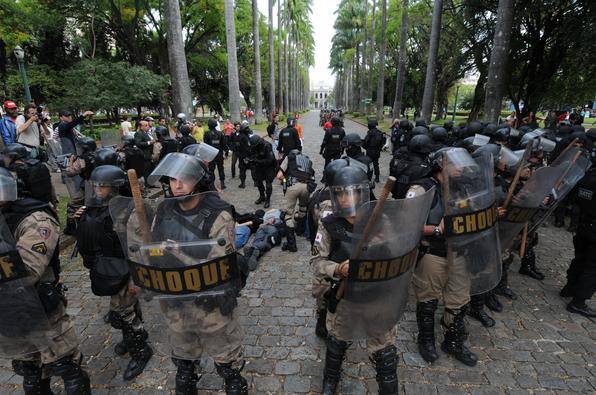 Dilma, Anastasia, Cabral e seus partidos burgueses tentam legitimar a repressão contra a juventude