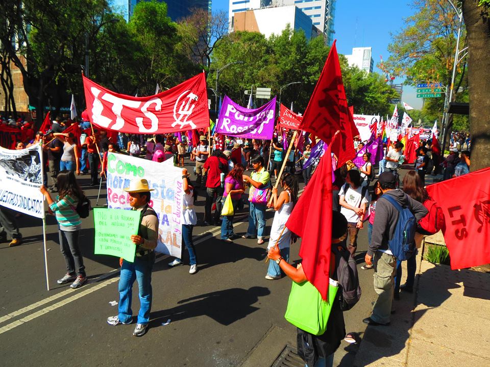 México: Abaixo a repressão aos professores e ao seu sindicato