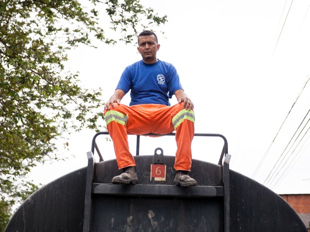 Entrevista com Fábio Roberto, o motorista que levou um caminhão-pipa ao bairro Jardim Novo Pantanal