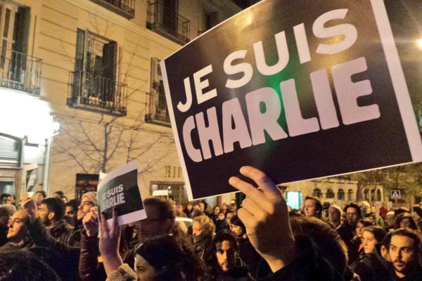 #CharlieHebdo: manifestações massivas em Paris e capitais europeias repudiam o atentado