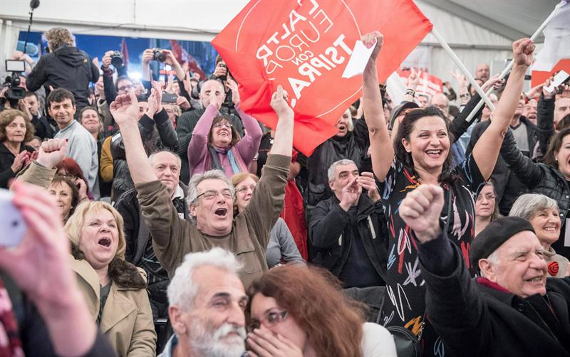 Syriza ganha as eleições na Grécia e poderia alcançar maioria absoluta, segundo pesquisas de boca de urna