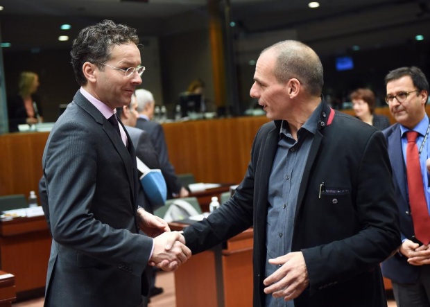 Aceitando as reformas, a Grécia acorda extensão do resgate com o Eurogrupo