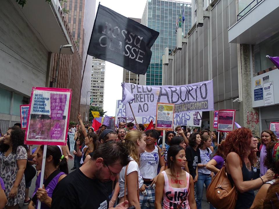 Em São Paulo, 3 mil pessoas marcharam pelas mulheres no 8 de Março
